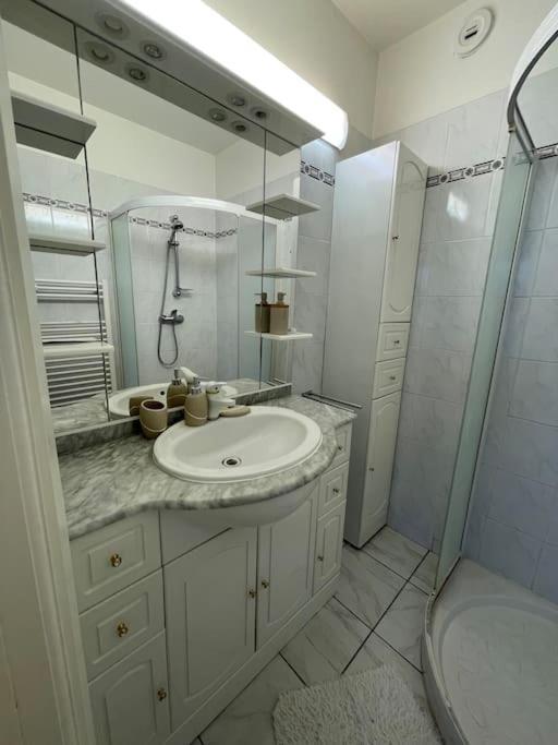7Mn From The Center/ Pool/Parking Apartment Cannes Exterior photo
